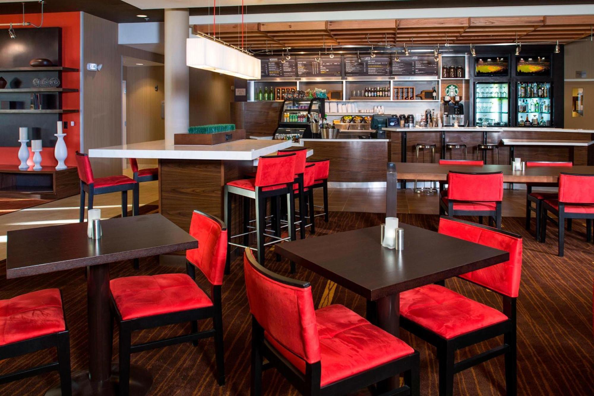 Courtyard By Marriott Dallas Midlothian At Midlothian Conference Center Bagian luar foto