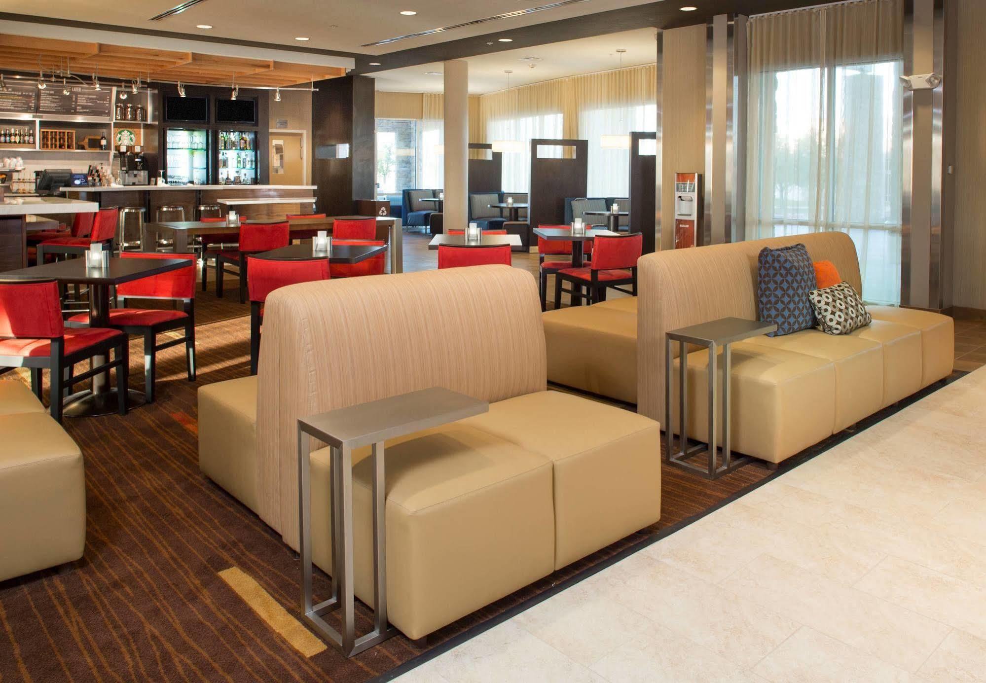 Courtyard By Marriott Dallas Midlothian At Midlothian Conference Center Bagian luar foto