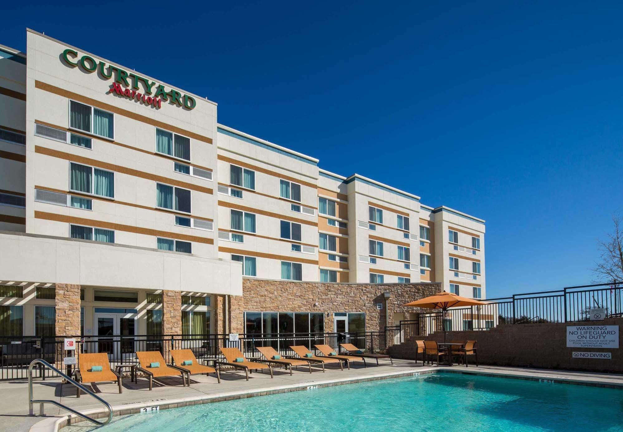 Courtyard By Marriott Dallas Midlothian At Midlothian Conference Center Bagian luar foto